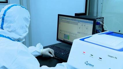 县医院增设立体化核酸检测采集点 跑出检验检测服务“加速度”